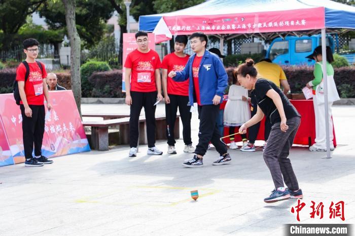 以“中华民族一家亲，共绘申城好未来”为主题