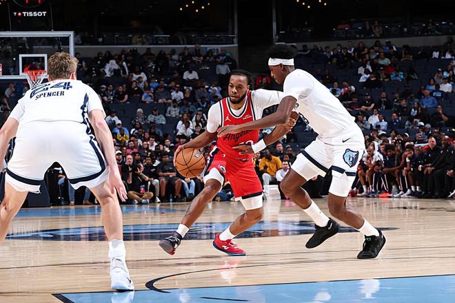 快船力克灰熊加兰21+4+6助球队取胜