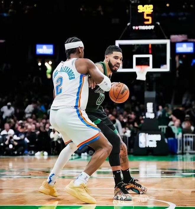 NBA常规赛冲刺阶段：雷霆失利马刺紧追西部榜首