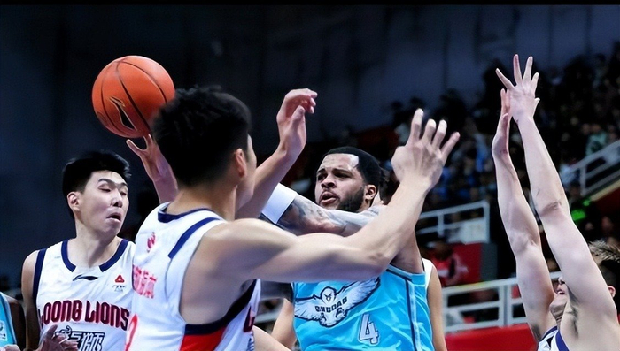 广州队季后赛席位岌岌可危 青岛险胜终结两连胜