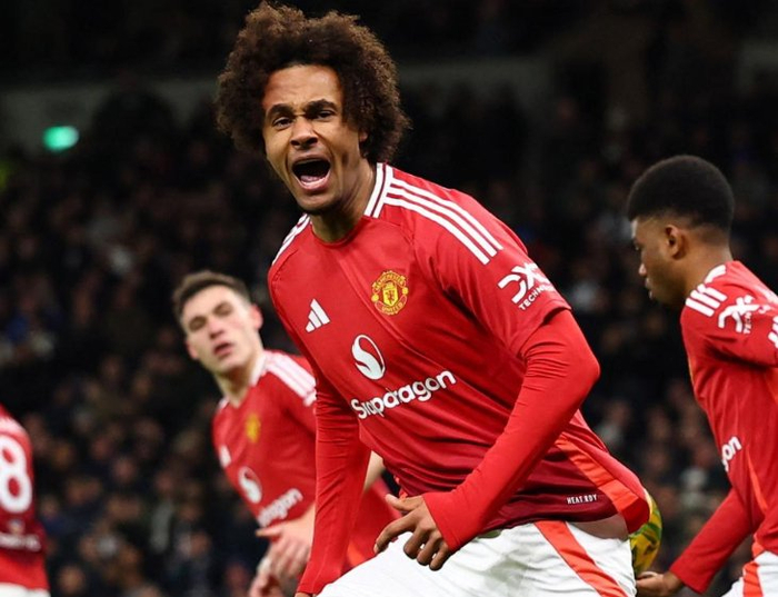 曼联主场力克利兹联 防守反击成制胜法宝