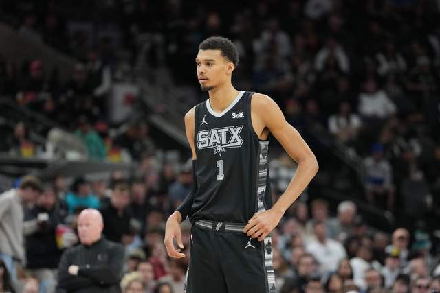 文班亚马季后赛首秀35分打破邓肯纪录创历史