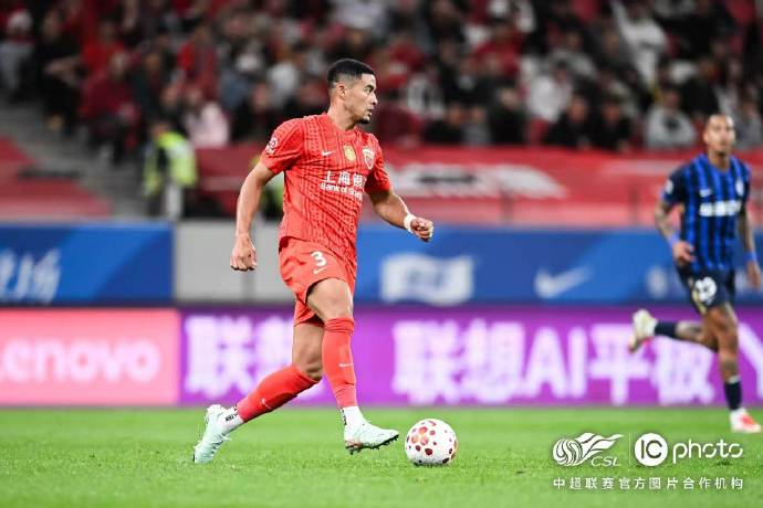 上海海港4比0完胜武汉三镇，刘祝润双响助球队强